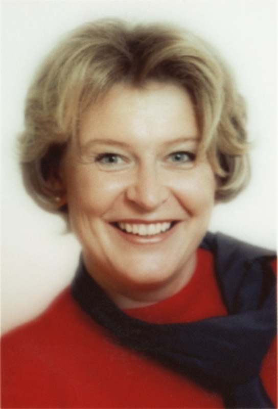 Dr. Elfriede Mayrhofer
