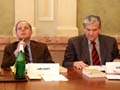 Clemens Jabloner, Karl Korinek bei der Sitzung von Ausschuss 9 am 27. Februar 2004 im Verfassungsgerichtshof